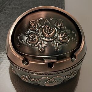 Ashtray Vintage Embrossed Metal Antique Brass Desktop Decoration